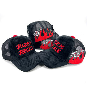 COMMERCE en MFG Casquette de camionneur en maille brodée 3D personnalisée Chapeau long en velours avec broderie bouffante pour plage en plein air Utilisation décontractée - Product Image 5