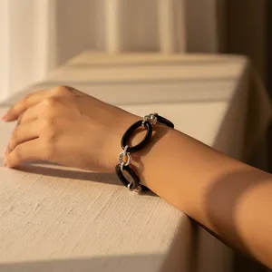 Pulsera de Eslabones Ovalados Plateados y Negros para Mujer, Joyería de Cadena Geométrica, Estilo Clásico, Accesorio de Moda para Fiesta - Product Image 1