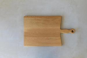 Planche à découper en bois avec long manche, idéale pour la pâtisserie, la préparation des pâtes et la préparation des aliments en cuisine, vente en gros en provenance d'Inde - Product Image 6