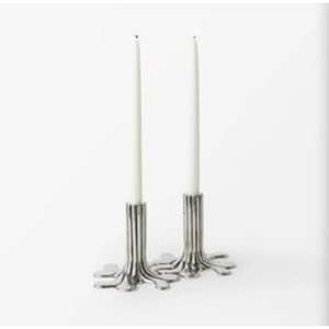 Bougeoir décoratif en aluminium avec un design artistique élégant et des détails de qualité supérieure pour des décorations élégantes pour la maison et les événements - Product Image 2