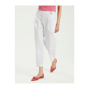 Pantalones de Pierna Recta de Algodón para Mujer con Doble Bolsillo, Hebilla Ajustable y Detalle de Pliegues - Product Image 3