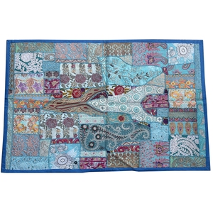 Broderie traditionnelle à la main, design de couleurs assorties, décoration de la maison, patchwork indien, vintage, tenture murale à vert permanent, stock fait à la main - Product Image 1