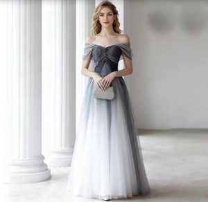 Magnifique robe de soirée vintage longue jusqu'au sol, décolleté en cœur, broderie à la main, écologique, gris bleu marine, 100% - Product Image 4