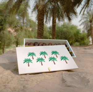 Cajas de Embalaje de Madera Maciza Premium Ecológicas Pulimentadas Personalizadas con Cierre para Dulces de Chocolate y Fresa, Bordadas con Dátiles y Palmeras - Product Image 2