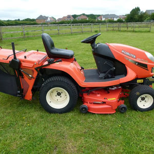 Débroussailleuse Industrielle 5,5 CV 2 Temps pour Tracteur Tondeuse Autoportée 4RM GR2120 pour Paysagistes et Agriculteurs - Product Image 1