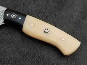 Couteau de chasse et de camping en acier Damas fait main |   Couteau de survie d'extérieur à lame fixe pleine soie, manche en os, étui en cuir, garantie 3 ans - Product Image 4