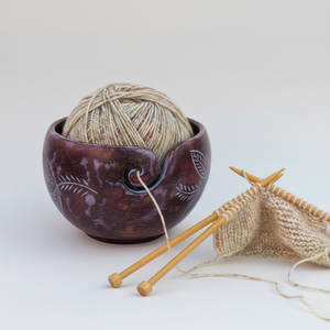 Cuenco grande de madera hecho a mano para hilo |   Porta Hilos Antiguo, Duradero y con Bordes Suaves para Tejer, Crochet, Hilado y Almacenamiento de Hilos para Manualidades - Product Image 1