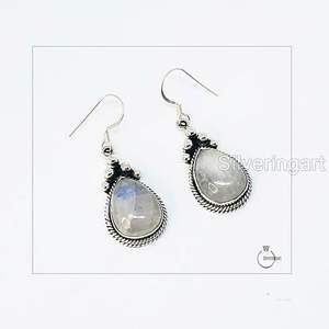 ต่างหูห้อยสำหรับผู้หญิง พลอยมูนสโตนสีรุ้งธรรมชาติ พลอยประจำเดือนมิถุนายน ของขวัญคริสต์มาส เครื่องประดับทำมือ เงินแท้ 925 - Product Image 1