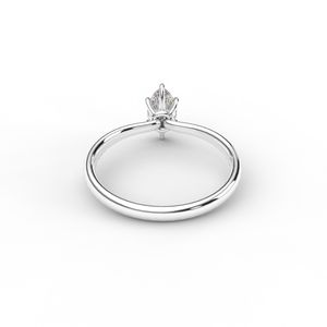 Bague solitaire classique en diamant de laboratoire taille poire, sertie minimaliste en or blanc 14 carats - Product Image 3