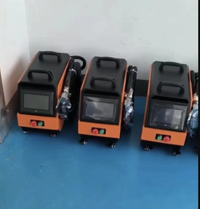 Machine de soudage au laser à fibre portative pour le décapage au laser portable, élimination de la rouille, poussière, vieille peinture, nettoyage au laser - Product Image 3