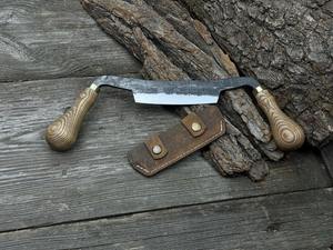 Couteau de charpentier pour projets en bois Lame en acier au carbone, manche en bois de frêne, fourreau en cuir Couteau de menuiserie forgé à la main pour le travail du bois. - Product Image 2