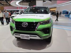 Toyota Fortuner GX SUV d'occasion, 7 places, toutes options, sans accident et garantie, 100% parfaitement fonctionnel, sans accident - Product Image 5