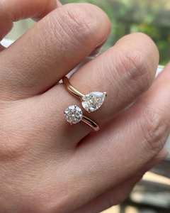 Bague de fiançailles et de mariage en argent 925 avec moissanite, design Toi et Moi, 2 pierres, taille poire, taille brillant, tourbillon, ensemble de contournement, port quotidien, femme - Product Image 5