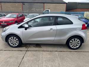 KIA Rio 2013 USADO, Volante a la Izquierda/Derecha - Product Image 4