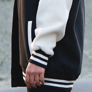 เสื้อแจ็คเก็ตวาร์ซิตี้สำหรับผู้ใหญ่และเยาวชน  หลากสีสัน  สำหรับผู้ชาย  ผ้าฟลีซ  ทันสมัยและมีสไตล์  เสื้อแจ็คเก็ตวาร์ซิตี้สำหรับผู้หญิง - Product Image 3