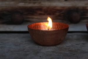 Bol à mélanger en cuivre pur de haute qualité avec finition martelée pour battre les œufs à salade à des fins décoratives et de service de cuisine - Product Image 4