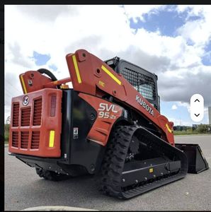 Maquinaria de movimiento de tierras impulsada por engranajes cargadora de dirección deslizante de Kubota de primera calidad - Product Image 4