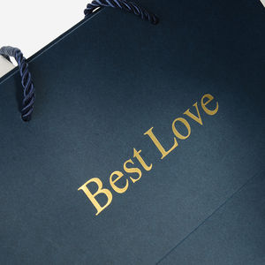 Bolsa de papel cosmético de laminación mate con logotipo de estampado en caliente Embalaje de lujo impreso personalizado para productos de belleza y cuidado de la piel - Product Image 6