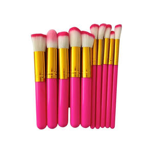 Ensemble de 10 pinceaux kabuki de base Myrva, poils synthétiques, manche en plastique, outils de maquillage - Product Image 1