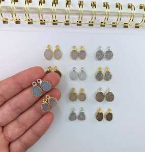 Par de colgantes Druzzy DE PLATA 925 con chapado en oro de 14 quilates | Joyas de diseñador galvanizadas para mujeres y regalos - Product Image 1