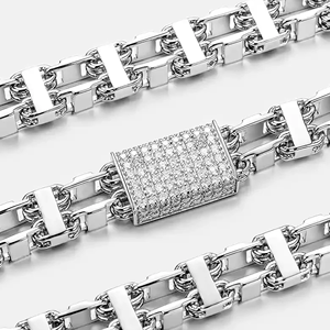 Collar con Colgante de Mano de Hamsa con Circonitas, Personalizado - Product Image 3