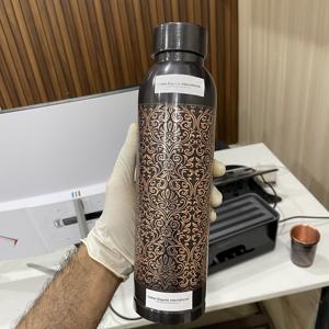 Cobre puro Diseño antiguo 950ml Botella de agua de cobre martillado a mano con diamante Acabado antiguo para uso en exteriores de oficina. IEI 8 - Product Image 5