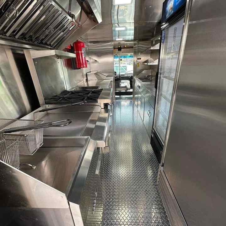 On-Sale 2023 Customised Fast Food Van for Bbq Burgers Pizza at Cheap prices Buy Used Mobile Fast Food Truck Fully Equipped