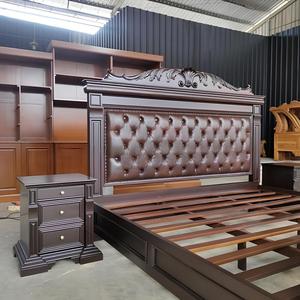 Ensemble de chambre à coucher traditionnel en teck massif, lit capitonné, tiroirs, tables de chevet, meubles de rangement écologiques Java - Product Image 4