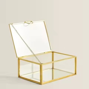 Armoire de rangement pour bijoux et accessoires de maquillage en métal, design écologique, cadre en laiton avec verre transparent personnalisable pour la décoration de la maison - Product Image 5