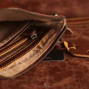 Pochette utilitaire en cuir de vachette véritable de qualité supérieure Design élégant pour les besoins de stockage quotidiens d'Indonésie - Product Image 5