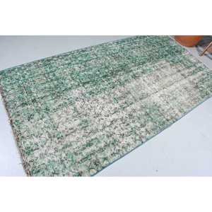 Alfombra Turca Vintage de Lana Verde, 4.4x8.3 pies (134x252 cm) - Product Image 2