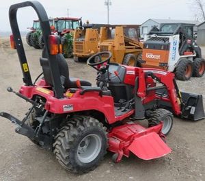 MASSEY FERGUSON GC1723E Tractor con cargador frontal - Product Image 3