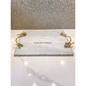 Plateau de service en marbre blanc de qualité supérieure avec métal plaqué or, pièce maîtresse de table de designer unique et fantaisie d'Inde - Product Image 2