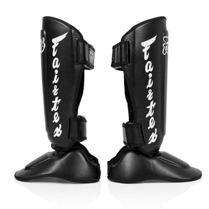 Protège-tibias de boxe professionnels personnalisés - Protection en cuir véritable pour l'entraînement de kickboxing et le sparring en contact total - Product Image 2