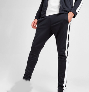 Chándal Ligero con Chaqueta y Pantalones Deportivos Elegantes, Estilo y Funcionalidad, Perfecto para Entrenamientos, Ropa Deportiva Urbana para Hombre de Ako - Product Image 5