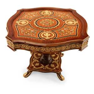 Mesa de Entrada Clásica de Lujo con Incrustaciones de Madera y Detalles de Latón - Product Image 1