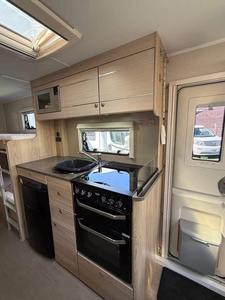 Achetez une nouvelle caravane de voyage RV à double essieu tout-terrain avec trois lits superposés / Caravane mobile de luxe tout-terrain pour voyages - Product Image 6