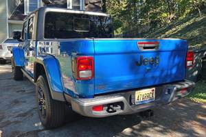 Jeep Gladiator Sport 4x4 Plus 2023 Usado en Buen Estado, Sin Accidentes, Volante a la Izquierda/Derecha - Product Image 3