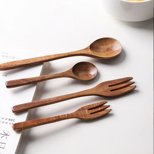 ชุดเครื่องใช้ในครัวทำจากไม้สักธรรมชาติหรืออะคาเซียพร้อมที่วางช้อนสำหรับพักช้อนปรุงอาหาร - Product Image 1