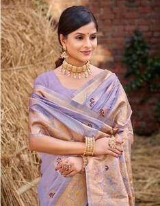 Recién llegado, lujosos saris de seda, Zari exquisitos motivos tradicionales de trabajo, tela drapeada suave para fiestas de boda, invierno y verano - Product Image 5