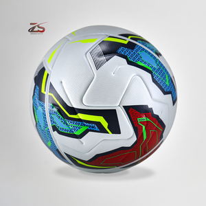 Partido de Fútbol de alta calidad tamaño 5 logotipo personalizado hecho en Pakistán - Product Image 1