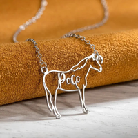 Collier chaîne tendance pour femmes Bijoux de créateur en or Cheval de dessin animé Lettre Nom Acier inoxydable Bijoux mignons pour femmes