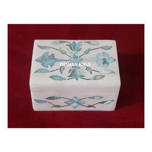 Belle boîte-cadeau de bijoux de petite taille en marbre blanc pur fait à la main avec incrustation de nacre verte pour la décoration de la maison - Product Image 1