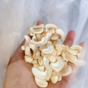 ถั่วและเมล็ดพืชราคาถูกจำนวนมาก แคชูแตก ซานติโก ส่งออกไปยังตะวันออกกลาง ถั่วแคชู WS LP SP - Product Image 1