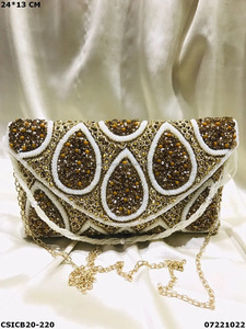 Fournisseur en gros de sac de soirée de style ethnique pour femmes pochette de luxe rétro à sequins perlés paon bandoulière fêtes spéciales - Product Image 2