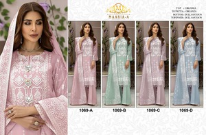 Costume pakistanais à la demande avec broderie Travail ennuyeux avec costume de mariage Latkan pour femme à prix abordable - Product Image 6