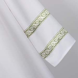 Casulla de Celebrante para Hombre, Túnica Vintage de Sacerdote, Capa, Sotana, Vestimenta Blanca para Venta en Línea - Product Image 5