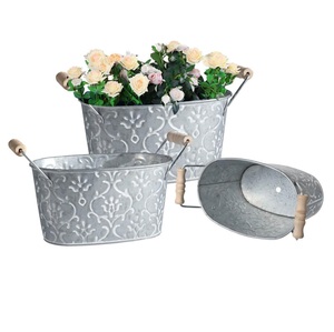 Macetas de flores de hierro galvanizado ovalado con mango de madera elegante y respetuoso con el medio ambiente personalizable para el hogar jardín guardería decoración al aire libre - Product Image 2