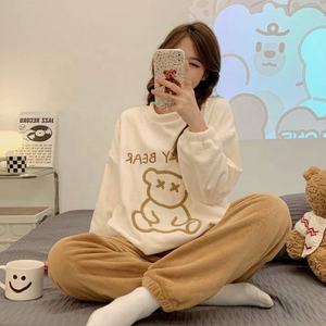 Set Pigiama Donna Autunno Inverno 2026, Stile Carino Ins, in Pile Corallo e Flanella, Morbido e Caldo, Comodo Abbigliamento da Casa - Product Image 3