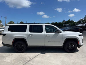 Jeep Grand Wagoneer L Limited Reserve 2026 en perfecto estado - Product Image 2